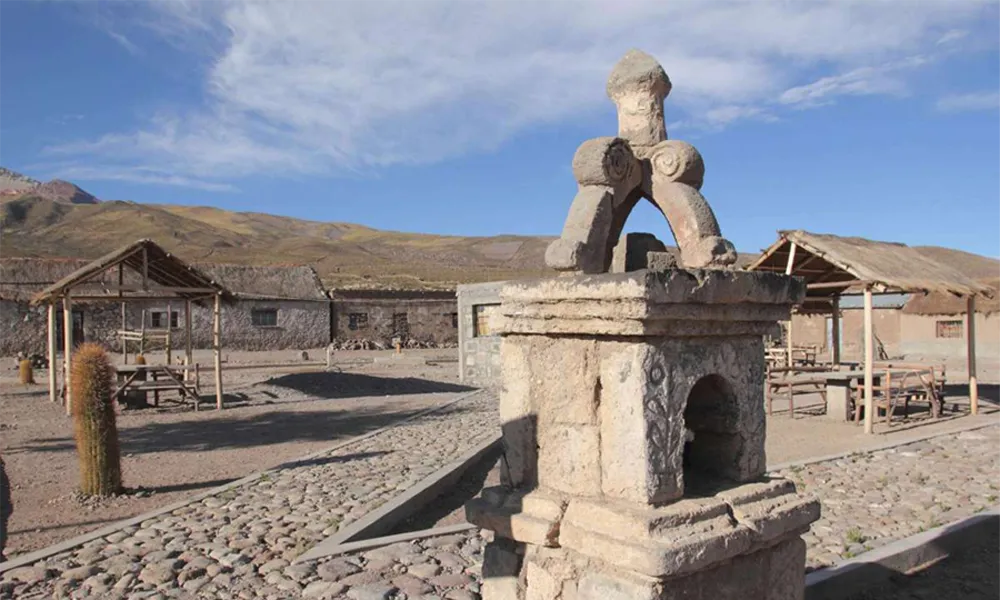 Colchani Community in Uyuni: Salt Crafts, Andean Culture, and Tourism
