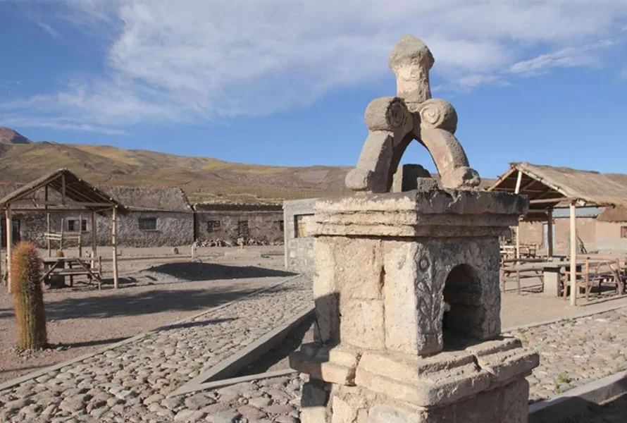 Colchani Community in Uyuni: Salt Crafts, Andean Culture, and Tourism