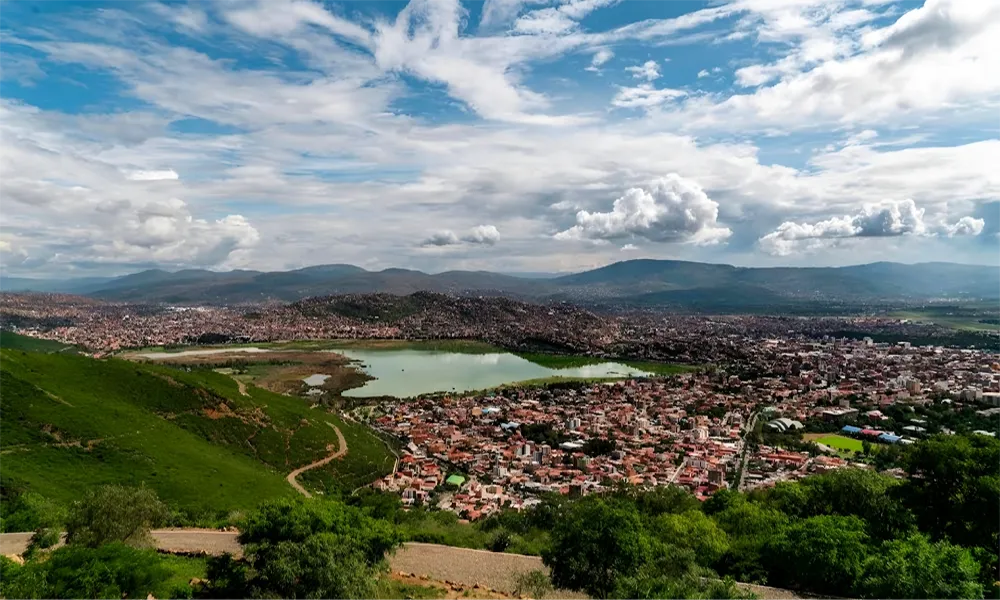 Alalay Lagoon: an urban mirror of life and challenges