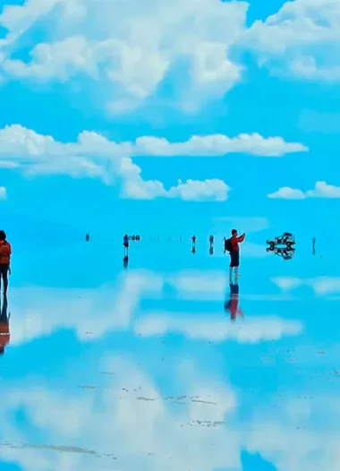 2-Day Uyuni Salt Flats and Altiplanic Lagoons Tour